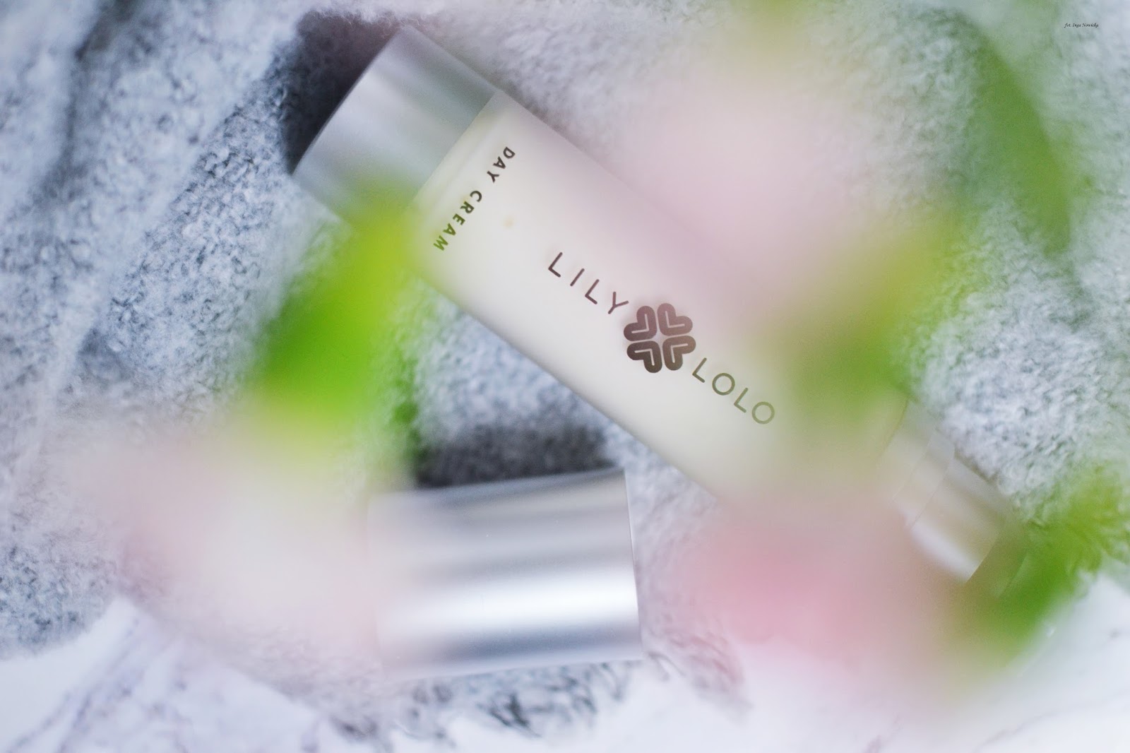 Lily Lolo Hydrate Day Cream - Like a porcelain doll