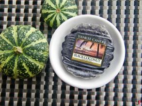 juicy raspberry: ZAPACHOWA ŚRODA: YANKEE CANDLE - BLACK COCONUT