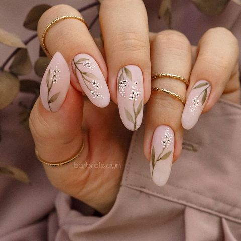 Delikatny manicure hybrydowy - inspiracja 💅