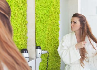 Domowy zabieg olejowania włosów.