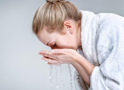 Jak dbać o skórę, by najdłużej była młoda.