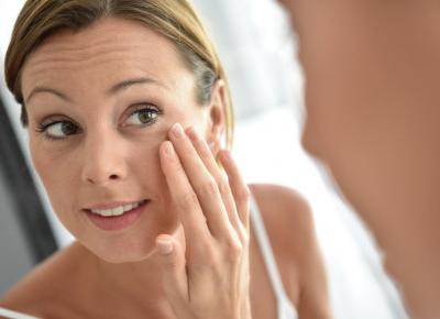 Wysmuklający masaż twarzy.