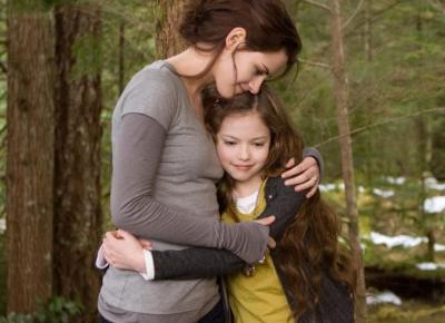 Zobaczcie, jak wygląda teraz córka Belli i Edwarda ze „Zmierzchu”! Mackenzie Foy ma już 17 lat!