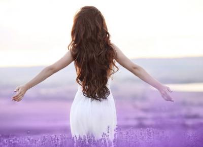 Kręcone włosy krok po kroku.