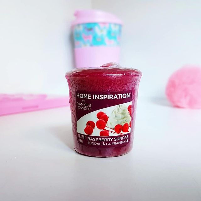 Raspberry Sundae, czyli lodowy deser z malinami - przepysznie pachnący sampler od Yankee Candle z serii Home Inspiration