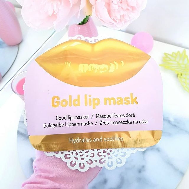 Gold lip mask - złota maseczka na usta | Mascot Europe | Action