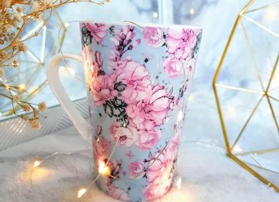 Kubek z motywem w kwiaty - Biedronka