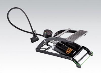 Pompka nożna dwutłokowa Niteo Tools z Biedronki