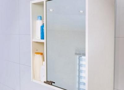 Szafka łazienkowa z lustrem z Biedronki