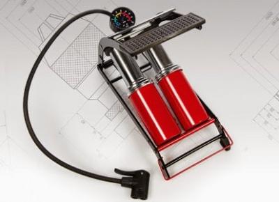 Pompka nożna dwutłokowa z manometrem z Biedronki