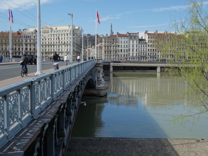 Imponujące wnętrza urbanistyczne w Lyonie – Miejski Wojażer