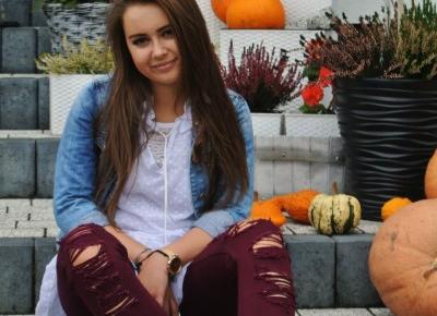 101ღ. Fashion Girl With Pumpkins in Autumn 