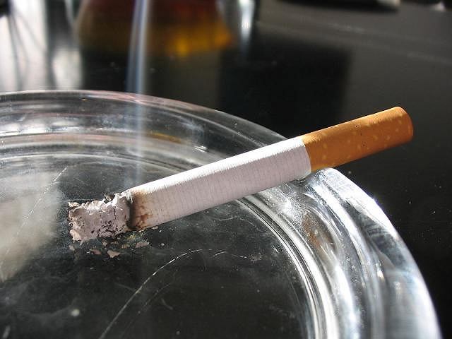 Dlaczego ludzie palą papierosy?
