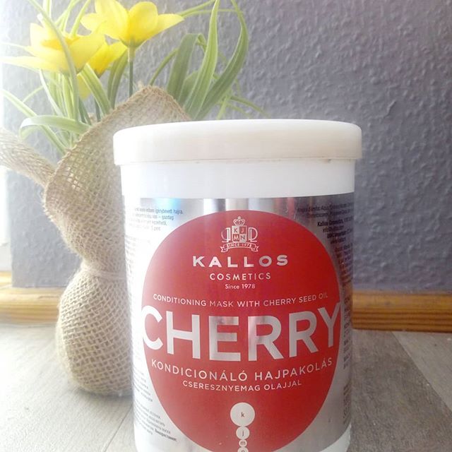 Maska do włosów Cherry  -  Kallos