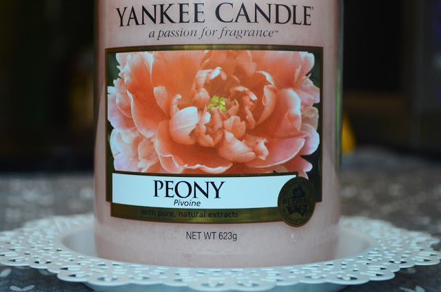 Piekno tkwi w prostocie: Yankee Candle - Peony