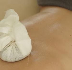 Jak zrobić ziołowe stemple do masażu bez wychodzenia z domu ? - Łodyżka