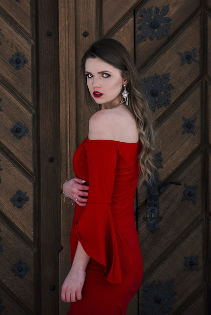 The world is my runway.: Red dress