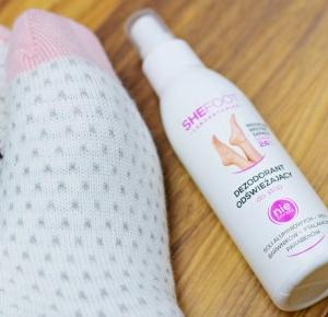 Mademoiselle Magdalene Blog: Uroda | Moda | Lifestyle: SheFoot, Dezodorant odświeżający do stóp | Spray na problemy z nieprzyjemnym zapachem stóp