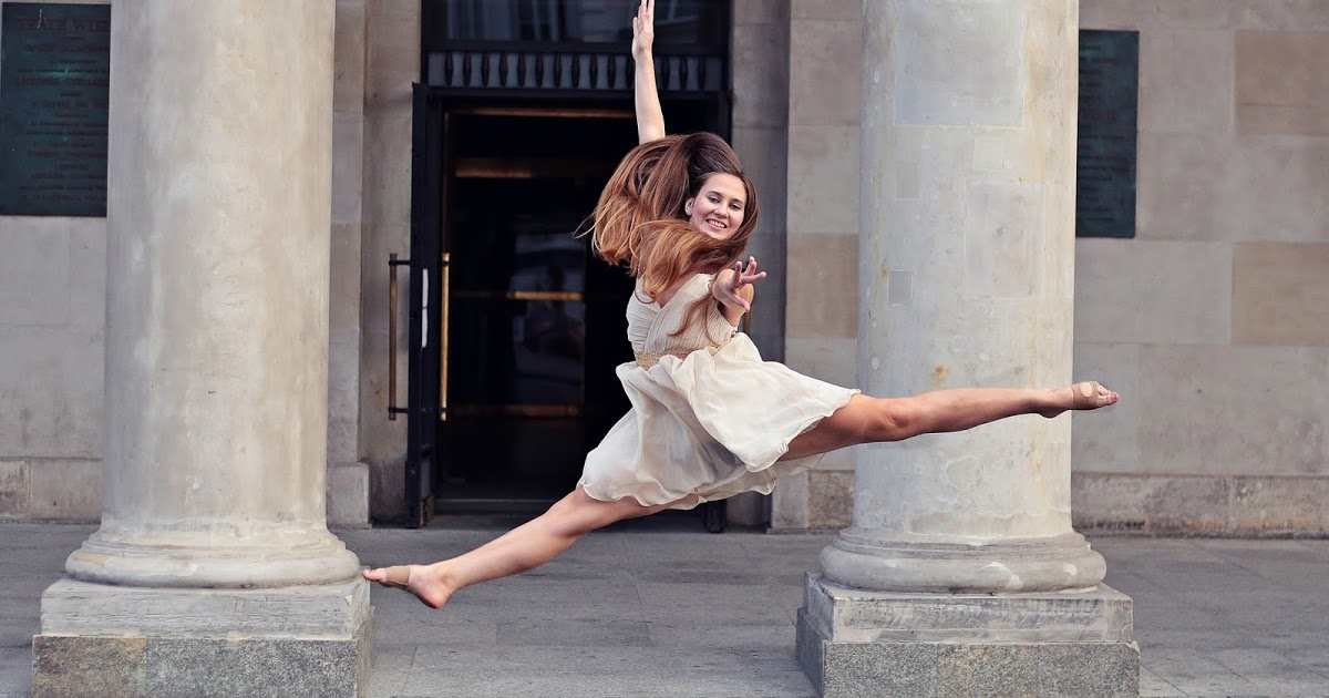        Magdalena Łuniewska Fotografia: dance in Theatre Square