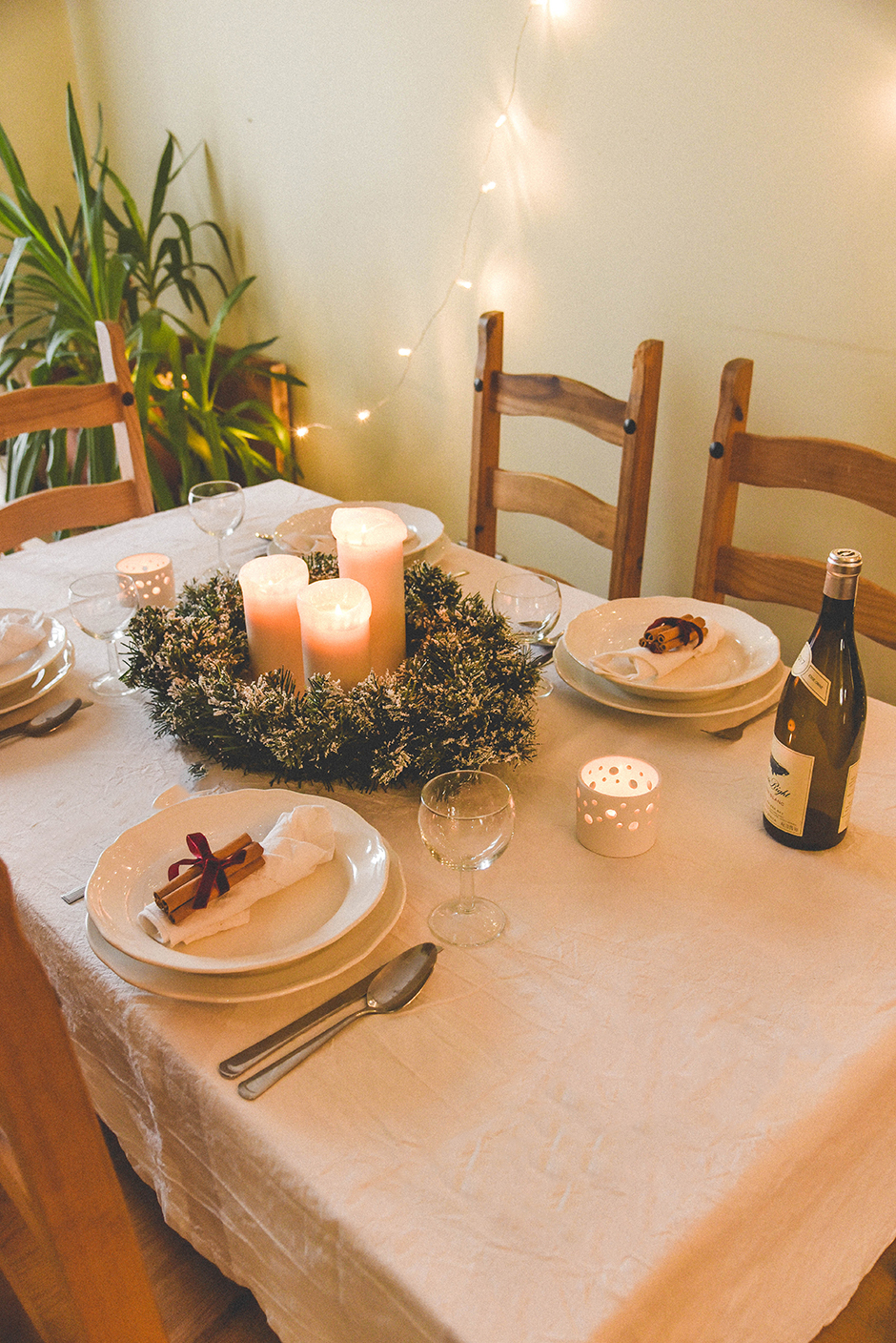 10TH DECEMBER: CHRISTMAS TABLE DECORATIONS | MAKES IT SIMPLE 