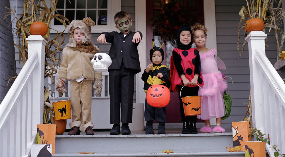 Zabawy na Halloween 14 pomysłów dla dzieci i dorosłych