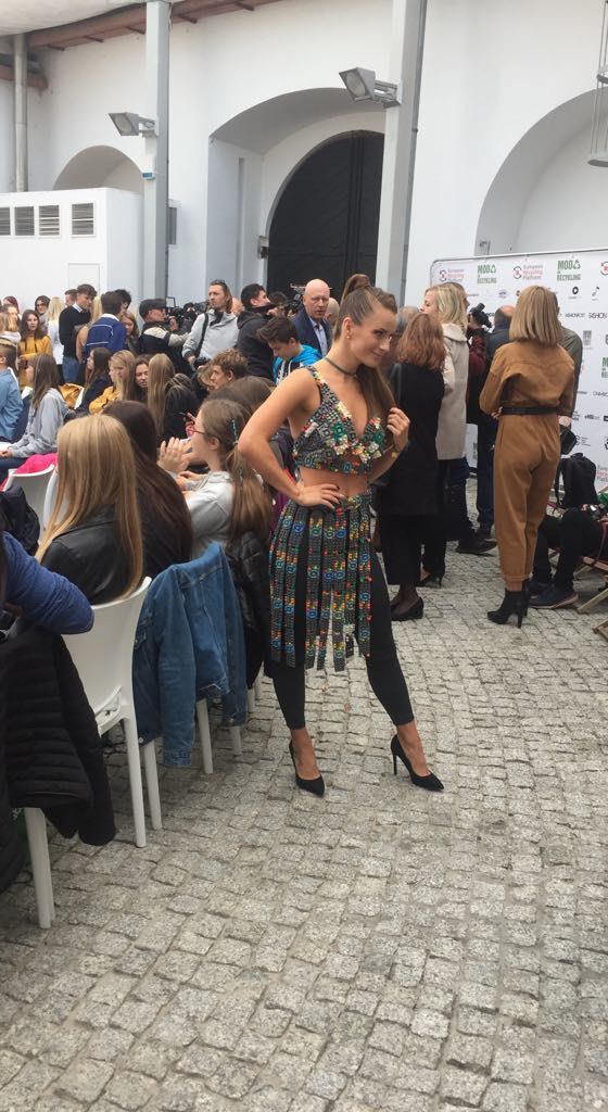 Moda na recykling. Eco pokaz z udziałem gwiazd – Marta Rodzik