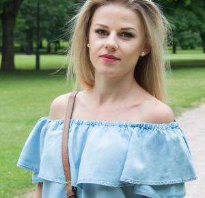 Off-shoulder dress – Eat Make Up Dress