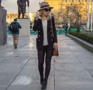 Niedzielny outfit na spacer po Londynie – Eat Make Up Dress