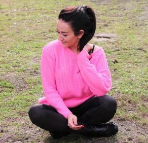 NEON PINK SWEATER - marthellye