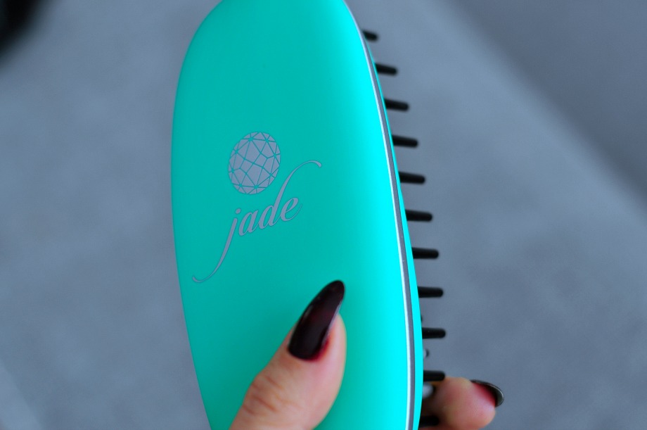 Via Martyna: Irrestible Me Straightening Brush