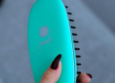 Via Martyna: Irrestible Me Straightening Brush