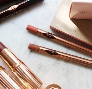 Zoella-pl: SESJA PÓŹNYM WIECZOREM Z CHARLOTTE TILBURY