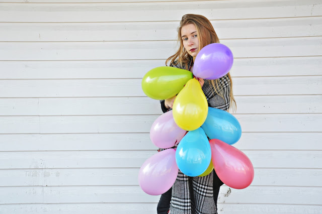 MAYUM: 404 Ballons