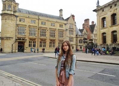 Rainy Oxford, Rainy Summer - Outfit with Powder Pink Pants - ModoEmi