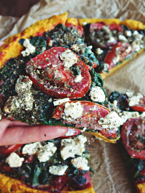                        Kuchnia Ellie: Pizza na marchewkowym spodzie (bez drożdży, bez glutenu) 
