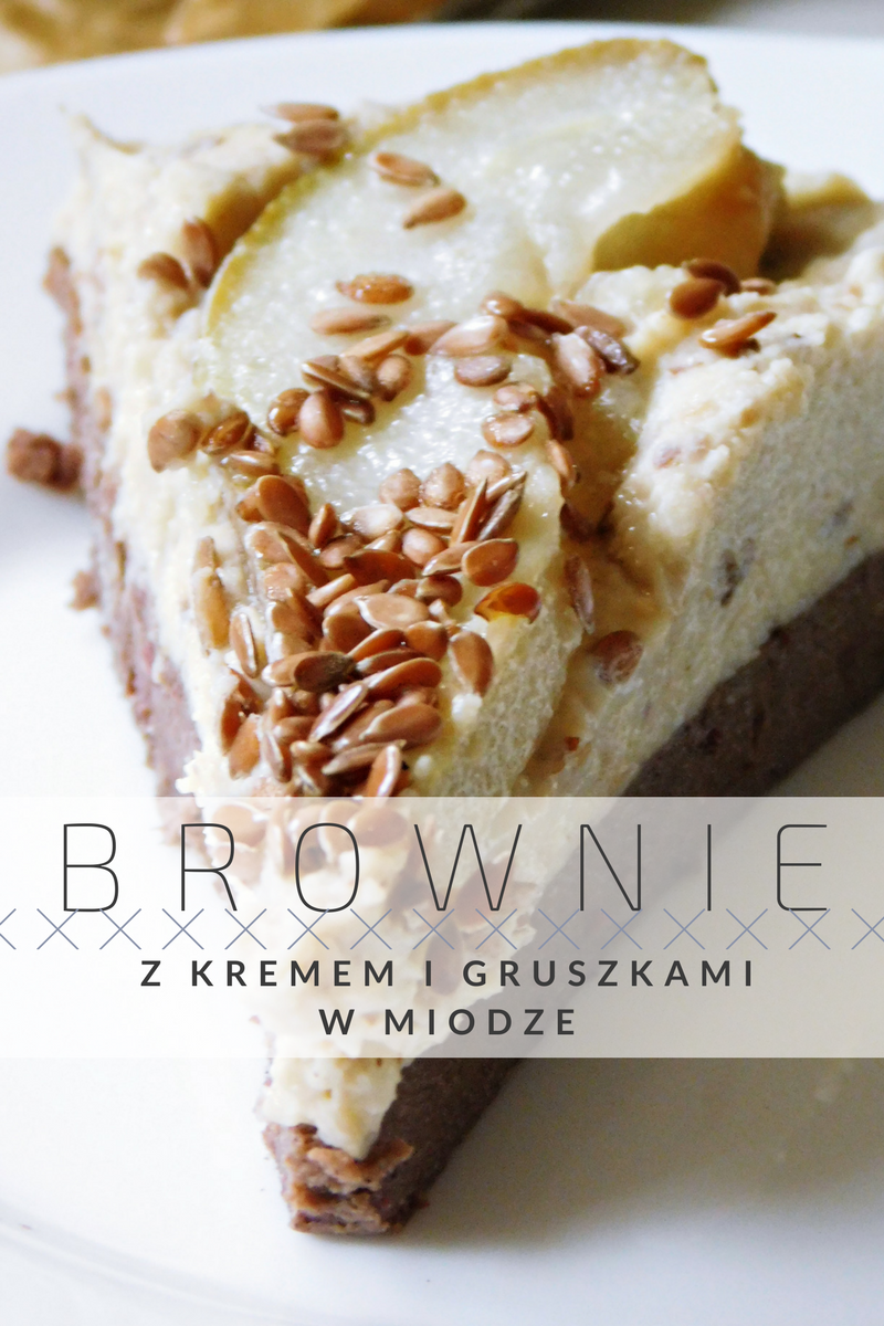 FIT brownie i gruszki w miodowo-migdałowym kremie