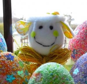 Milaa: Easter Decoration