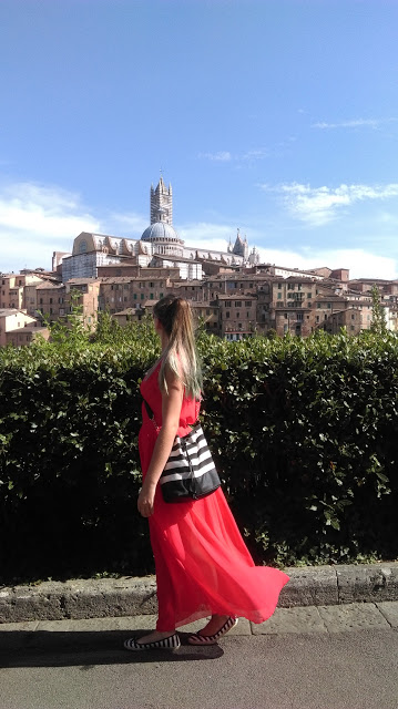 MissArctic ©: #78 Red dress | Siena, Toscana, Italy 