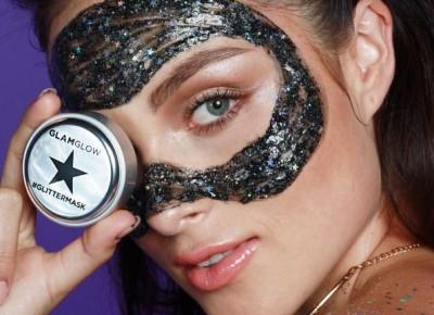 Maska do twarzy z brokatem od Glamglow i Too Faced!