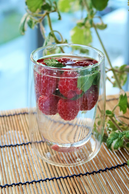 DETOX WATER - MAGICZNY NAPÓJ NA SZCZUPŁĄ SYLWETKĘ I ŁADNĄ CERĘ 