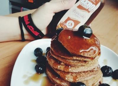 pancakes & blueberries