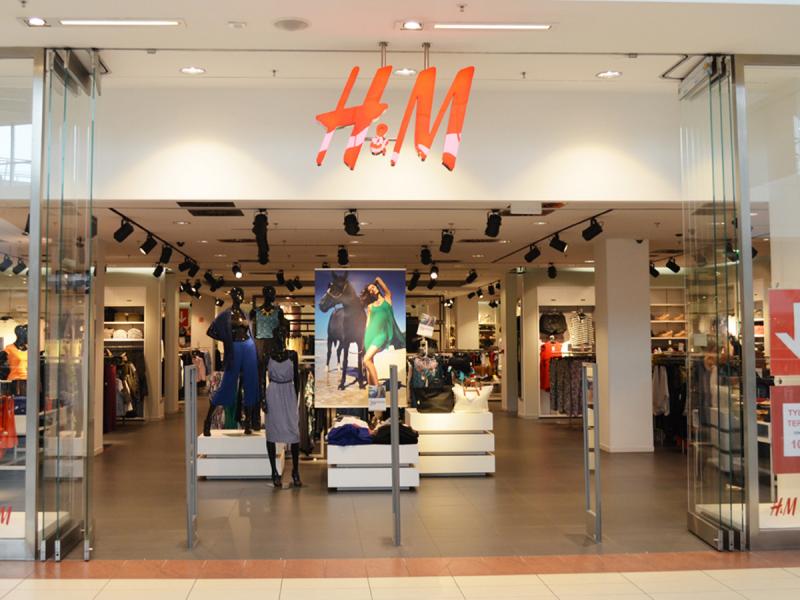 Sukienka z H&M hitem Instagrama - jak wygląda, ile kosztuje - Trendy sezonu - Polki.pl