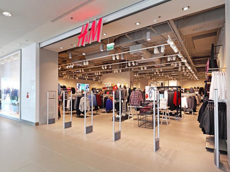 Koronkowa sukienka H&M - jak wygląda i ile kosztuje - Shopping - Polki.pl