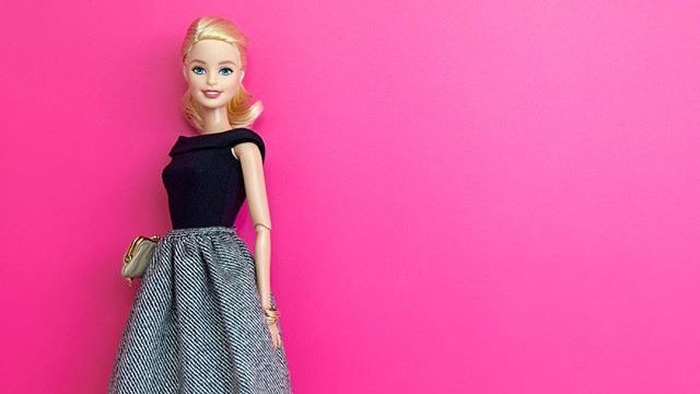 JAK W CIĄGU 56 LAT ZMIENIAŁA SIĘ TWARZ LALKI BARBIE?