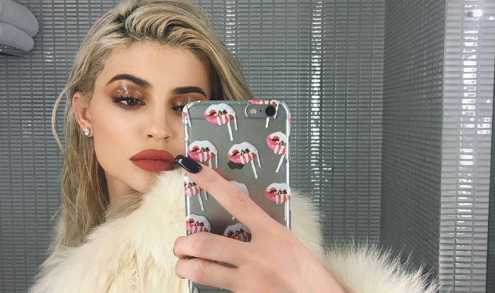 Jak maluje się Kylie Jenner?