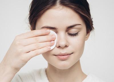 Jak czuć się pewnie bez makijażu?