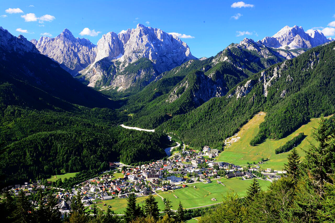 Jak dojadę do ?: 4 najpopularniejsze narciarskie kurorty w Alpach