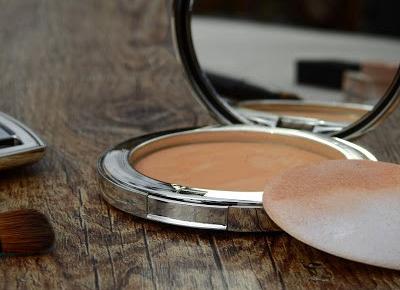 Mica - tajemniczy składnik kosmetyków nie polecany przy cerze trądzikowej | N. o kosmetykach
