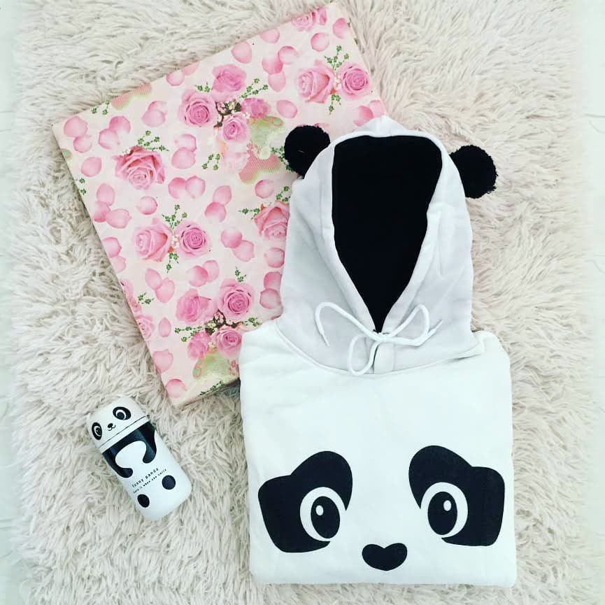🌸 Justyna 🌸 on Instagram: “pandzioszki 🐼💖 lubicie? 🖤 #🐼 #panda🐼 #panda #pandas #pandalover #pandamug #pandahoodie #fashion #accessories #bluza #kubek #kubektermiczny…”