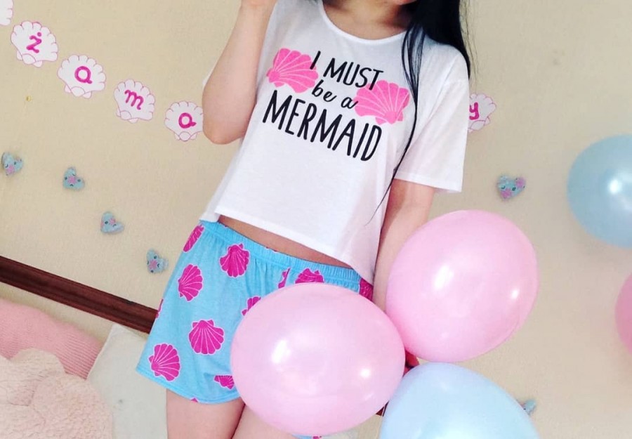 Justyna 🎀 on Instagram: “miłego wieczoru kochani 😊🌸💖 cute pajama set from @boohoo 😍💞💙 #boohoo #myboohoostyle #pajama #pajamaset #mermaid #style #pinkandblue…”